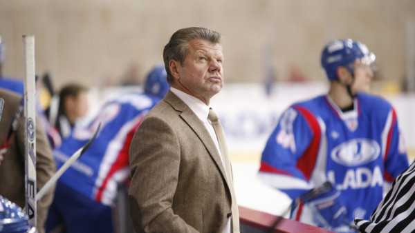 В Самарской области поздравили с 75-летием легендарного хоккейного  тренера