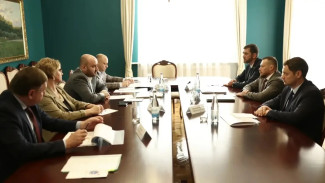 Губернатор Вячеслав Федорищев и гендиректор «Т Плюс» Павел Сниккарс провели рабочую встречу 