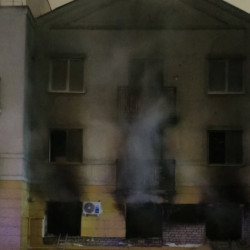 Появились кадры начала пожара в жилом доме в Крутых Ключах