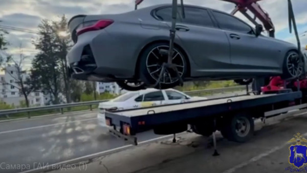 В Самаре подросток без прав прокатился на новом BMW с тонировкой 