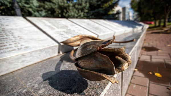 В Самаре капитально отремонтировали воинский мемориал на площади Памяти