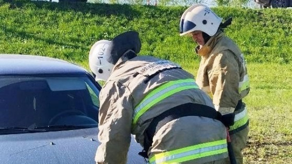 В Самарской области LADA Priora слетела с трассы в кювет
