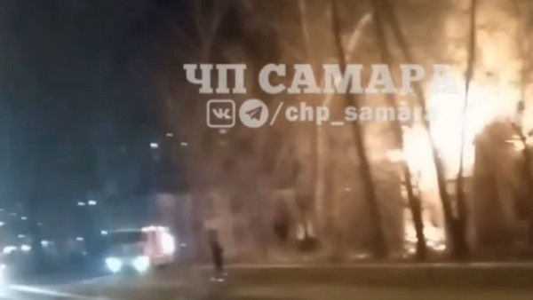 В Самаре сгорел дом рядом с остановкой на Ставропольской