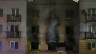 Появились кадры последствий пожара в жилом доме в Крутых Ключах