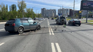 В Самаре водители не поделили полосу Московского шоссе