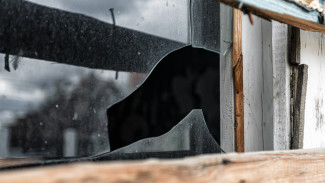 В Советском районе Самары сносят заброшенный дом