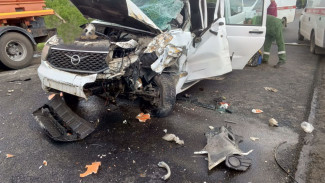 На трассе под Самарой 2 июня КамАЗ раздавил УАЗ