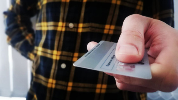 В Самаре банки ужесточили лимиты снятие наличных в банкоматах с осени 2025