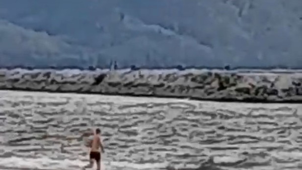 Горячий мужчина: в Самарской области смельчак полез купаться в холодную Волгу 