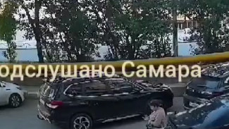 В Самаре женщину сбил автомобиль прямо во дворе дома 8 августа 2023