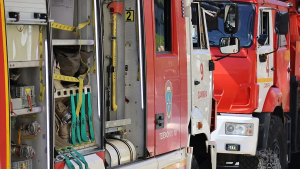 В Самаре тушат крупный пожар на 7-й просеке