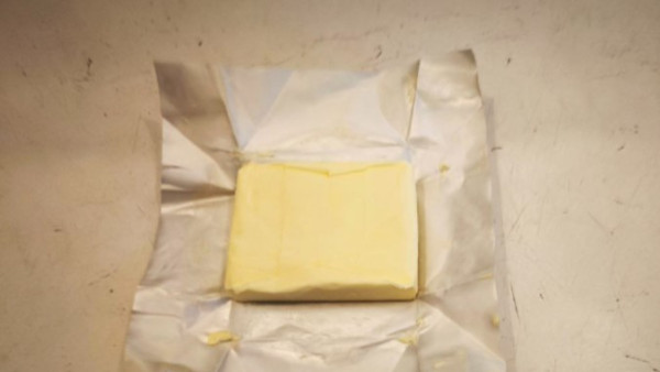 В Самарской области 6 рабочих похитили с завода 5,5 тонн сливочного масла