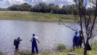 Под Самарой спасатели достали погибшего мужчину из воды 18 июня