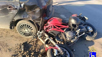 Полиция показала кадры жесткого ДТП с мотоциклистом под Самарой