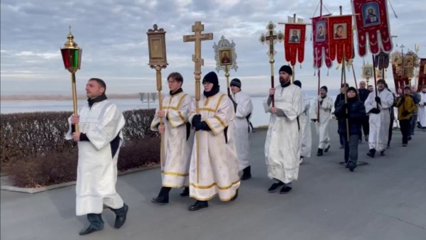 Свыше 3000 православных верующих прошли по Самаре Крестным ходом 21 ноября