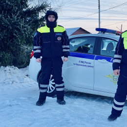 В Самарской области сотрудники ДПС вытащили из снега автомобиль мужчины, которому стало плохо за рулем