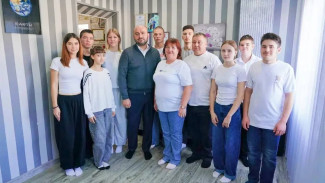 Автомобиль – родителям, велосипеды – детям: губернатор Вячеслав Федорищев посетил приемные семьи в Кошкинском районе