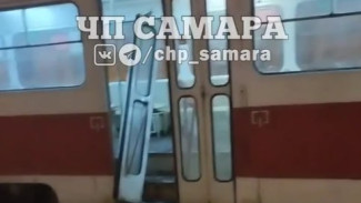 "Дверная эпидемия": в Самаре общественный транспорт разваливается на глазах пассажиров