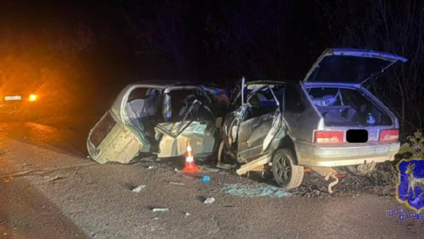 Три человека пострадали в столкновении ВАЗ-2114 и Daewoo под Самарой