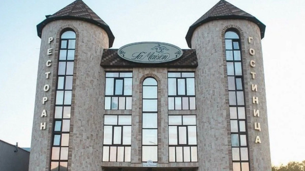 Роскошный замок на окраине Самары продают за 139 млн.рублей