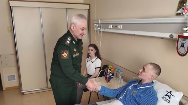 Министр обороны Белоусов вручил «Золотую Звезду» рядовому Сергею Ярашеву из Самарской области 