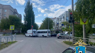 Под Самарой в ДТП попали «скорая помощь» и городской автобус