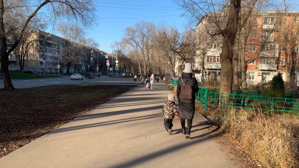 Самарцам рассказали о новом пособии на оплату няни для семей с маленькими детьми