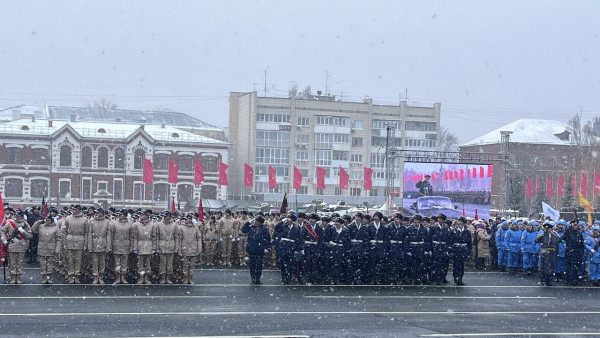 На площади Куйбышева в Самаре прошел XIV Парад Памяти