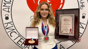 Сызранская спортсменка подняла гирю 450 раз подряд и вошла в историю российского спорта