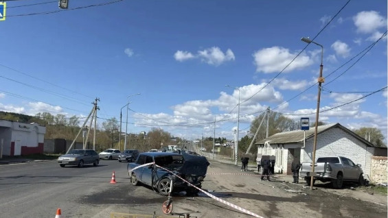 В Самарской области автомобиль после ДТП насмерть задавил женщину-пешехода