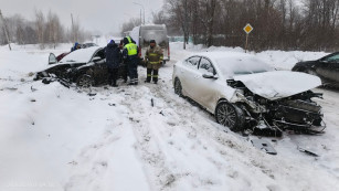 В Волжском районе Самарской области в лобовом ДТП 3 февраля пострадали трое 