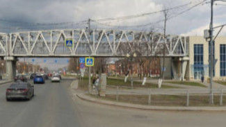 С 3 декабря надземный переход у поселка Мехзавод временно закрыли на ремонт