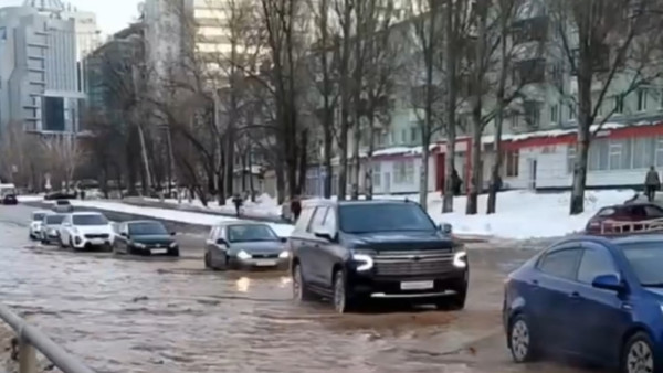 Администрация Самары обнародовала список популярных улиц, которые ушли под воду после оттепели