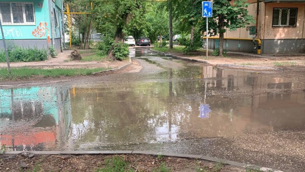 В Самаре затопило улицу Волгина