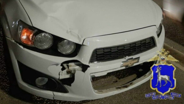 В Самаре на проспекте Кирова автомобиль сбил двух пешеходов 49 и 54 лет