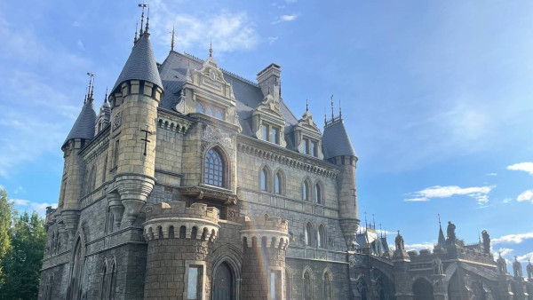 Замок Гарибальди вошел в ТОП-5 направлений для романтических путешествий по России