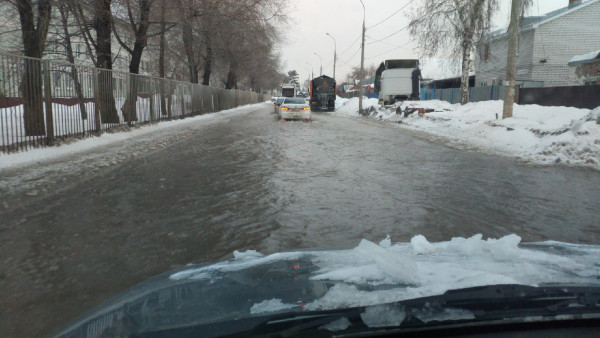 В Самаре затопило улицу Литвинова