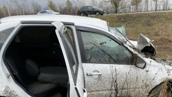 71-летний водитель LADA Granta вылетел в кювет под Самарой