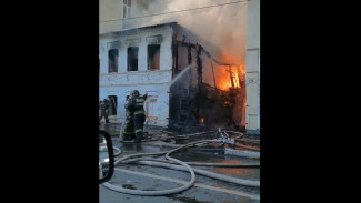 Появилось видео с места жуткого пожара в дома на улице Льва Толстого в Самаре