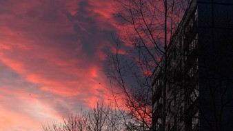 Появились кадры красной вспышки в небе над Самарой 16 ноября