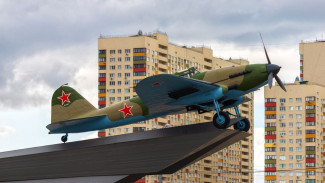 Полиция рассказала, кто устроил хамский заезд у памятника Ил-2 в Самаре