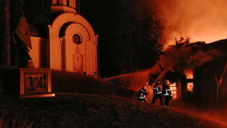 Под Самарой рядом с церковью вспыхнул дом 25 декабря