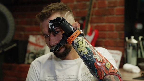 В Самаре участник СВО Кирилл Чеховских открыл барбершоп