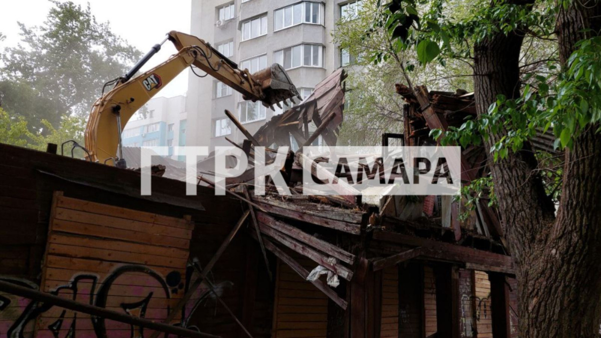 В Самаре снесли аварийный дом на ул. Революционной – Новости Самары и  Самарской области – ГТРК Самара