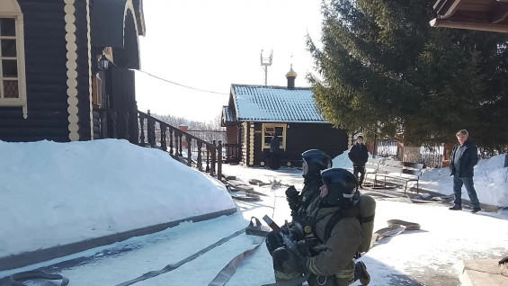 В Самарской области пожарные тушили храм Владимирской иконы Пресвятой Богородицы