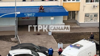 Труп на карнизе: 27 марта в Самаре молодой человек разбился, упав с высотки на проспекте Кирова
