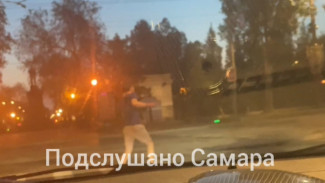 Самарцев на перекрестке встретил танцор диско утром 4 июня