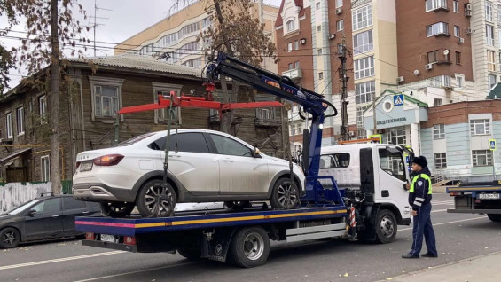 В Самаре утвердили правила вывоза бесхозных авто из жилых дворов