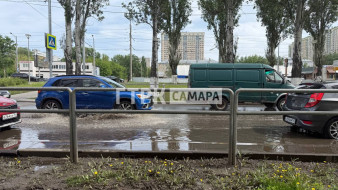Появились кадры ушедшего под воду Московского шоссе в Самаре