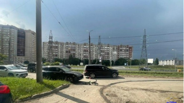 В Самаре внедорожник сбил 13-летнего велосипедиста